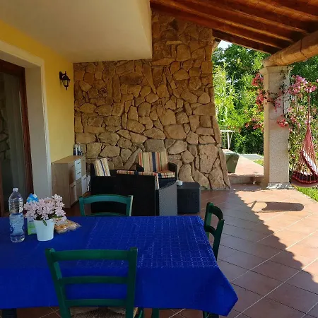 Konukevi Dany Con Giardino Girasole